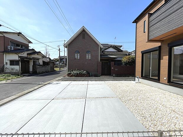 【【1号棟】駐車場】駐車並列2台可！