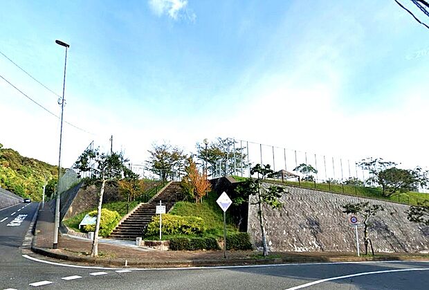 生松台中央公園(約550m)