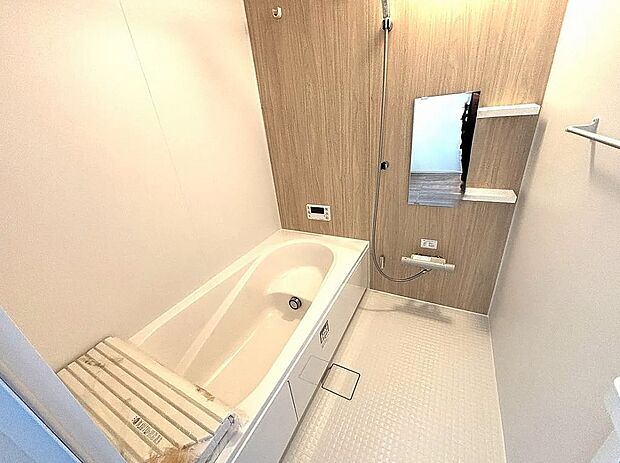 【【2号棟】浴室】広々お風呂でほっとひといき！