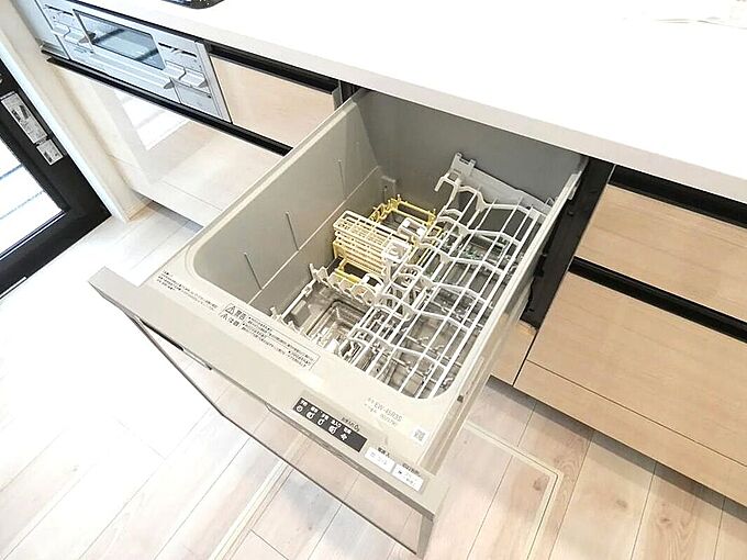 家事効率UPの強い味方、食器洗浄乾燥機付き!