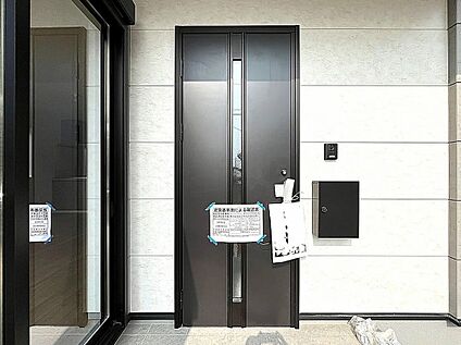 【1号棟】玄関ポーチ