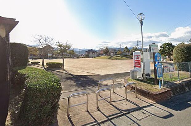 白水ヶ丘中央公園(約120m)