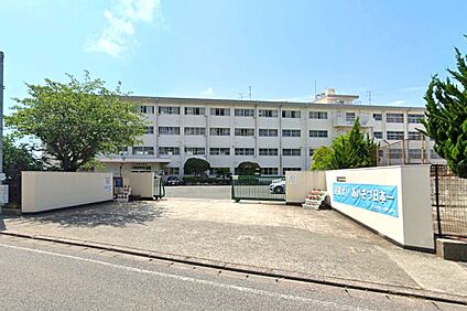 北九州市立吉田中学校 230ｍ(徒歩3分)