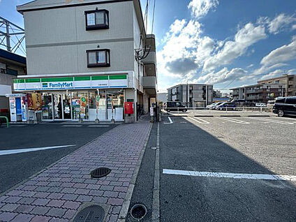 ファミリーマート九産大駅前店 150ｍ(徒歩2分)