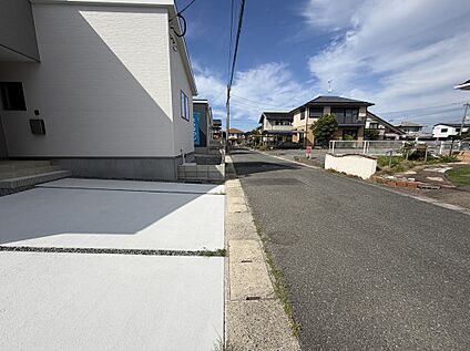 【4・5号棟】前面道路