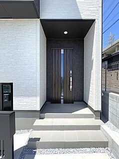 玄関ポーチ
