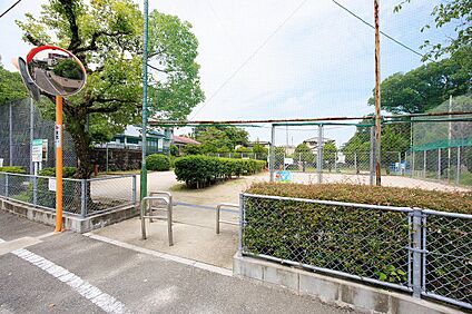 弥生公園 160ｍ(徒歩2分)