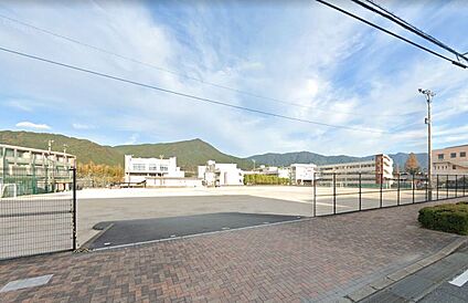 須恵町立須恵中学校 1700ｍ(徒歩22分)