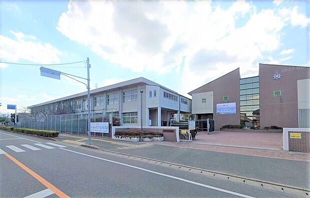 福津市立津屋崎中学校（約800m）
