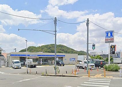ローソンふもと駅前店 350ｍ