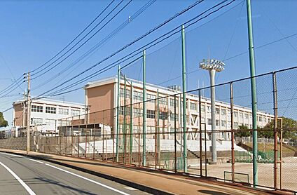 芦屋町立芦屋中学校 674ｍ(徒歩9分)