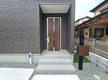 玄関ポーチ