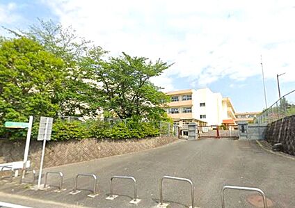 桂川町立桂川小学校 1700ｍ