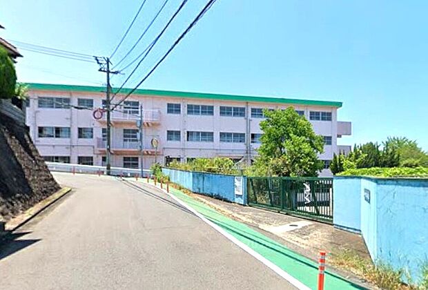 北九州市立桜丘小学校（約750m）