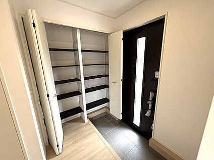 【2号棟】玄関