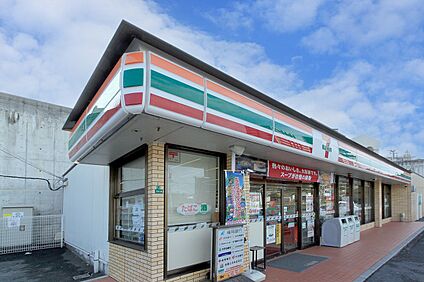 セブンイレブン八幡浅川1丁目店 480ｍ(徒歩6分)