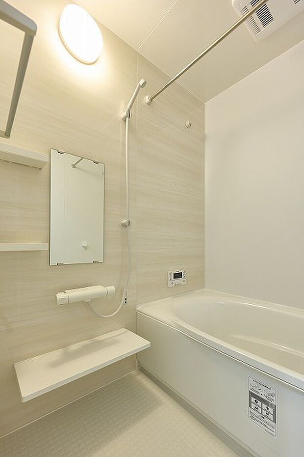 【浴室（5号地）】ミラブルzeroの特徴はこれまでになかったウルトラファインバブルを含む3つの水流を搭載。1μmより小さな泡が皮脂やシワの奥の汚れを隅々まで洗い流します※在庫がなくなり次第終了となります。