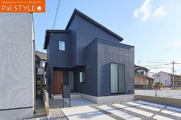 【外観】お車3台並列駐車可能