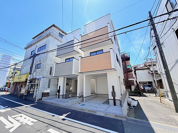 【現地外観】■外観、間取り、陽当たり、風通り、リビング、キッチン、駐車、スペース、眺望、街並み、周辺環境など、こちらの物件で毎日の暮らしに役立つポイント「知って納得」生活イメージを詳しく説明させて頂きます。