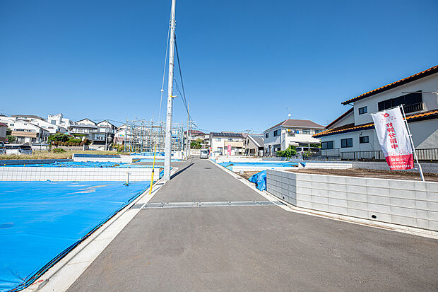 【現地外観】【現況造成中!】全区画土地面積115平米!自由設計の家づくりに相応しき整形地の全12区画の分譲地となっています。