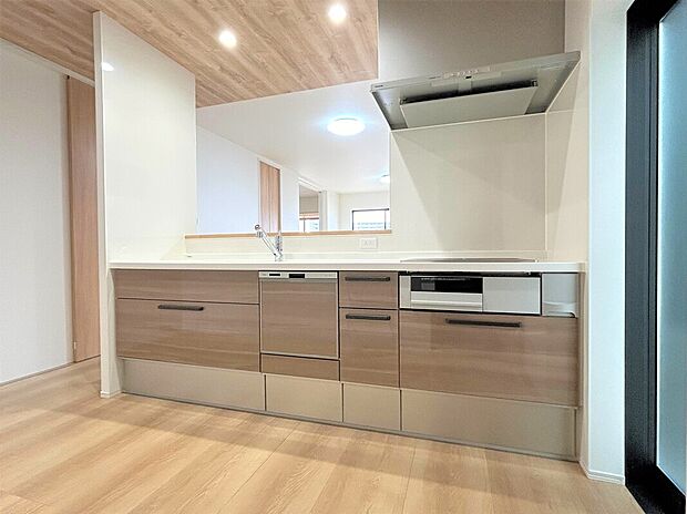 キッチン同仕様
収納が豊富なシステムキッチンです。