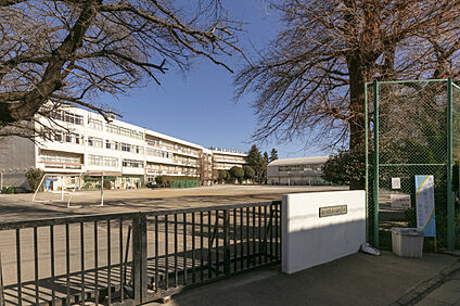 東久留米市立南中学校 現地から1150m。(徒歩15分。)