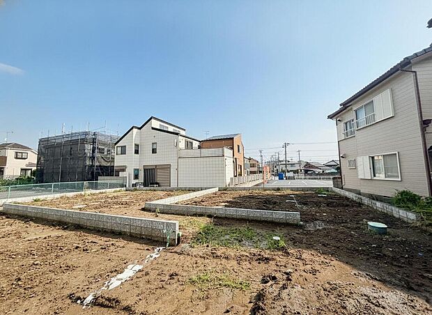【現地写真】制振装置の地震に強い家 駅周辺にはシャポーやイオンタウンがあり、帰宅途中にショッピングやカフェを楽しんだり、利便性の高い土地で快適ライフが送れます。