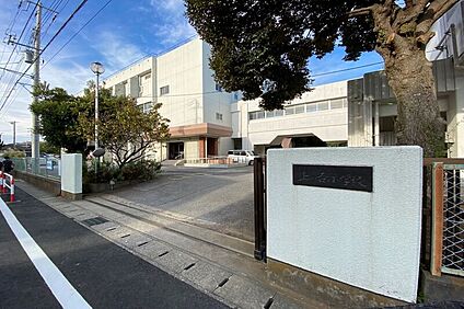 上の台小学校（現地より徒歩16分） 約1220m
