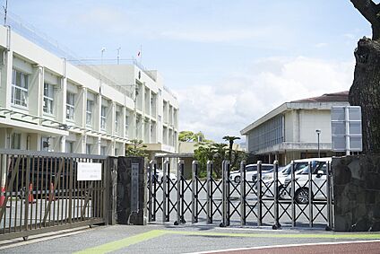 福間小学校 380m～420m(徒歩５分～６分)