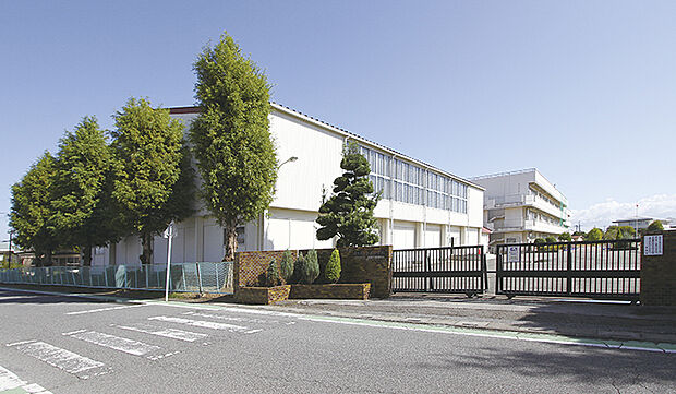 岩瀬小学校(約1,250m)