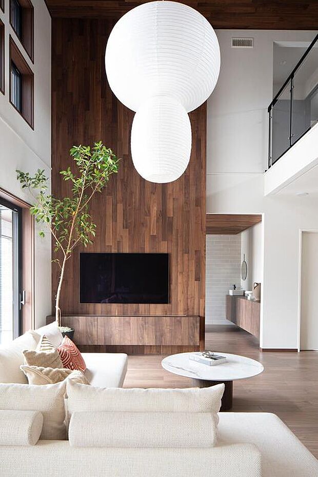 【展示場】【三郷展示場 リビング】
インテリアや素材、雰囲気などお好みのテイストをご相談ください。