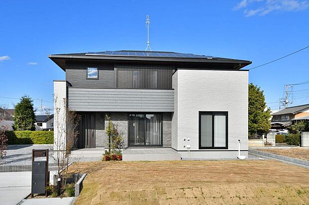 【モデルハウス写真】No.9　モデルハウス
吹き抜けが心地よい大空間リビングのモデルハウスが公開開始となりました！
