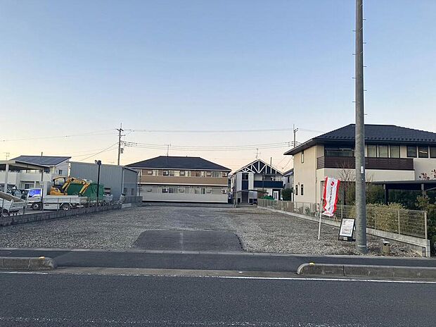 【現地土地写真】徒歩圏内に学校があり安心の住環境です。
区画No.1は建売住宅を建築予定です。
現地(2025年12月)撮影