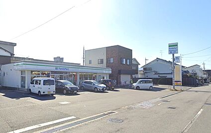ファミリーマート橿原小綱町店 約280ｍ