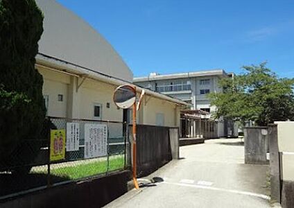 真菅北小学校 約1,300ｍ