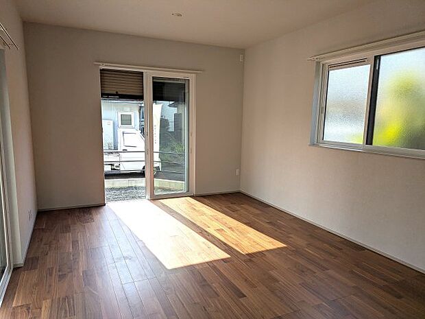 【居間・リビング】【LDK】1階16帖LDK