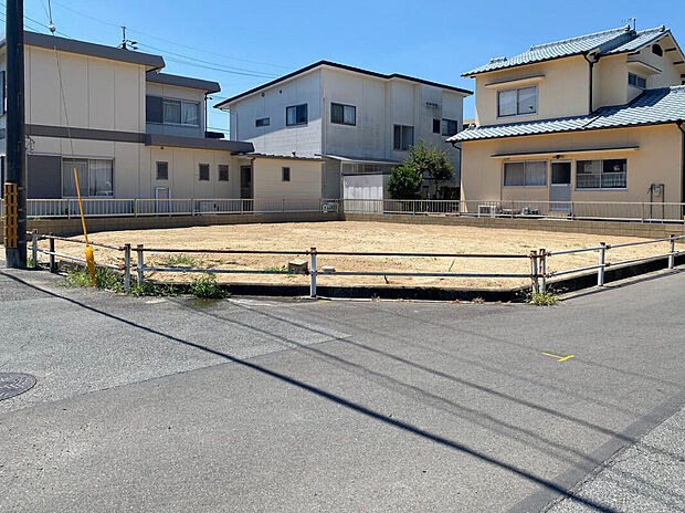 【◆現地土地写真◆】価格:1454万円
敷地面積:171.87m2(51.99坪)