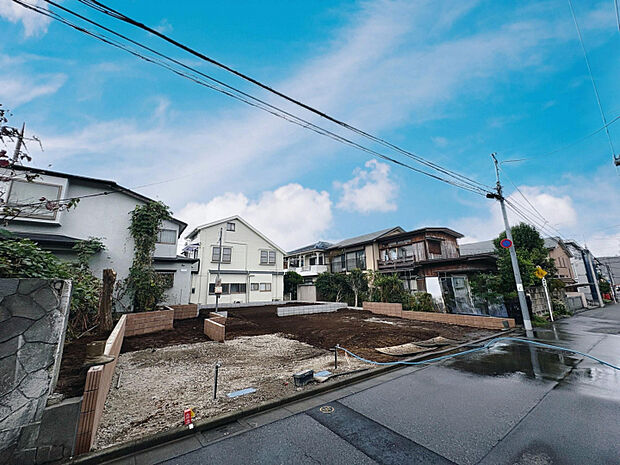 現地前面道路（2025.11撮影）　