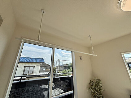 【2号棟】室内物干し