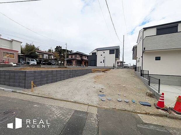 『現地撮影』
JR東海道線戸塚駅が利用可能！戸塚駅からは都心までのアクセスも良好です。自然がいっぱいの周辺環境、四季の移ろいを感じられます。