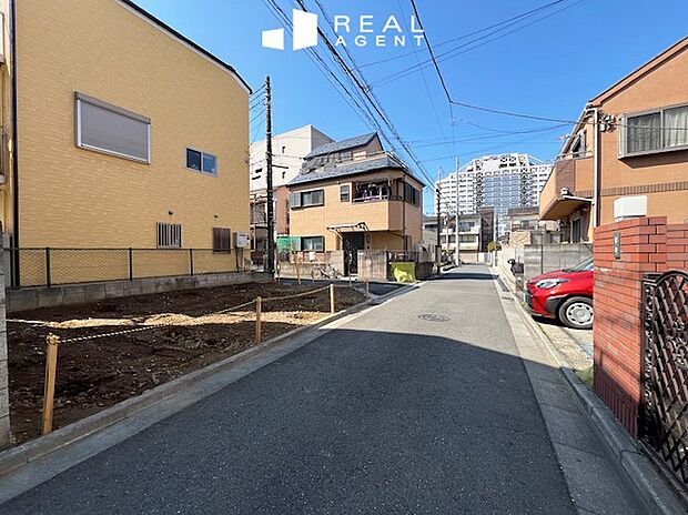 【現地前面道路】現地までのアプローチをしっかりとご説明させて頂きます。お車と徒歩のアプローチをご一緒しますので、なんなりとご質問下さい♪