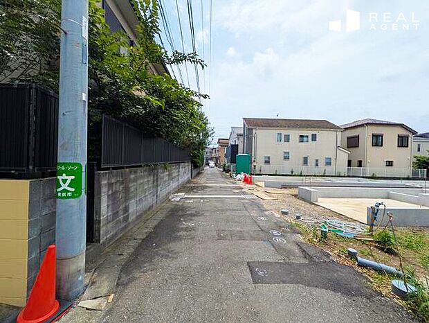 【現地前面道路】現地までのアプローチをしっかりとご説明させて頂きます。お車と徒歩のアプローチをご一緒しますので、なんなりとご質問下さい♪