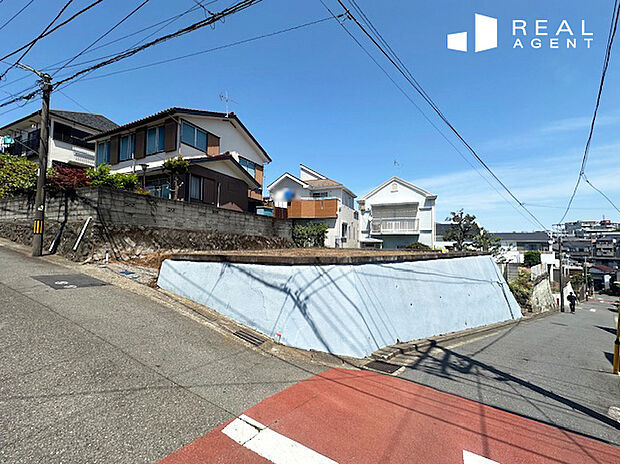 【現地撮影】上永谷駅まで徒歩約12分!上大岡駅までのアクセスもスムーズです。周辺には公園も複数。お子様やペットとのお散歩も充実♪