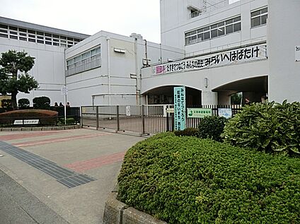 横浜市立西前小学校 400ｍ