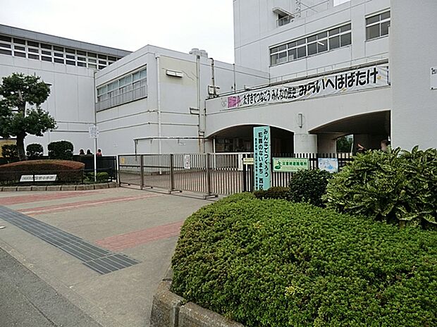 横浜市立西前小学校(約400m)