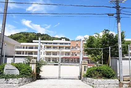 太田小学校 約1290ｍ