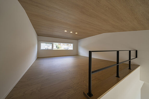 【ロフト】ロフトからはリビングを見渡せます。