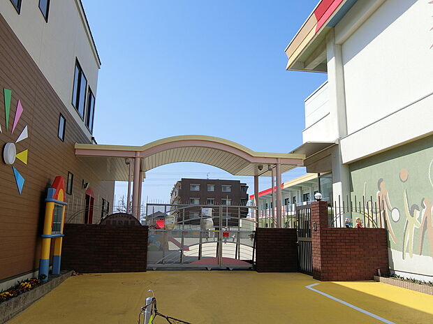 橋目幼稚園(約727m)