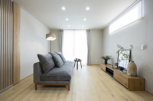 【外観/当社施工例】自由設計で理想の1邸を。伸びやかなLDKやこだわり動線など、近隣には公開中のモデルハウスが複数ございます。/建物価格2504.5万円、建物面積95.22m2、4LDK