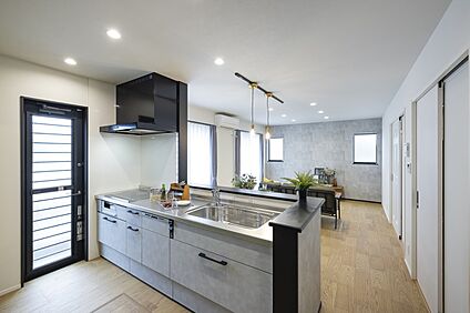 【1階キッチン/当社施工例】